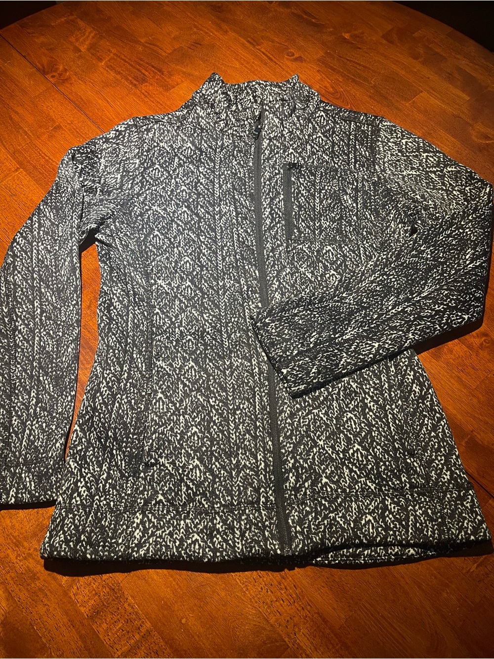 Women's Black & White Knit Zip-Up Jacket Sweatshirt